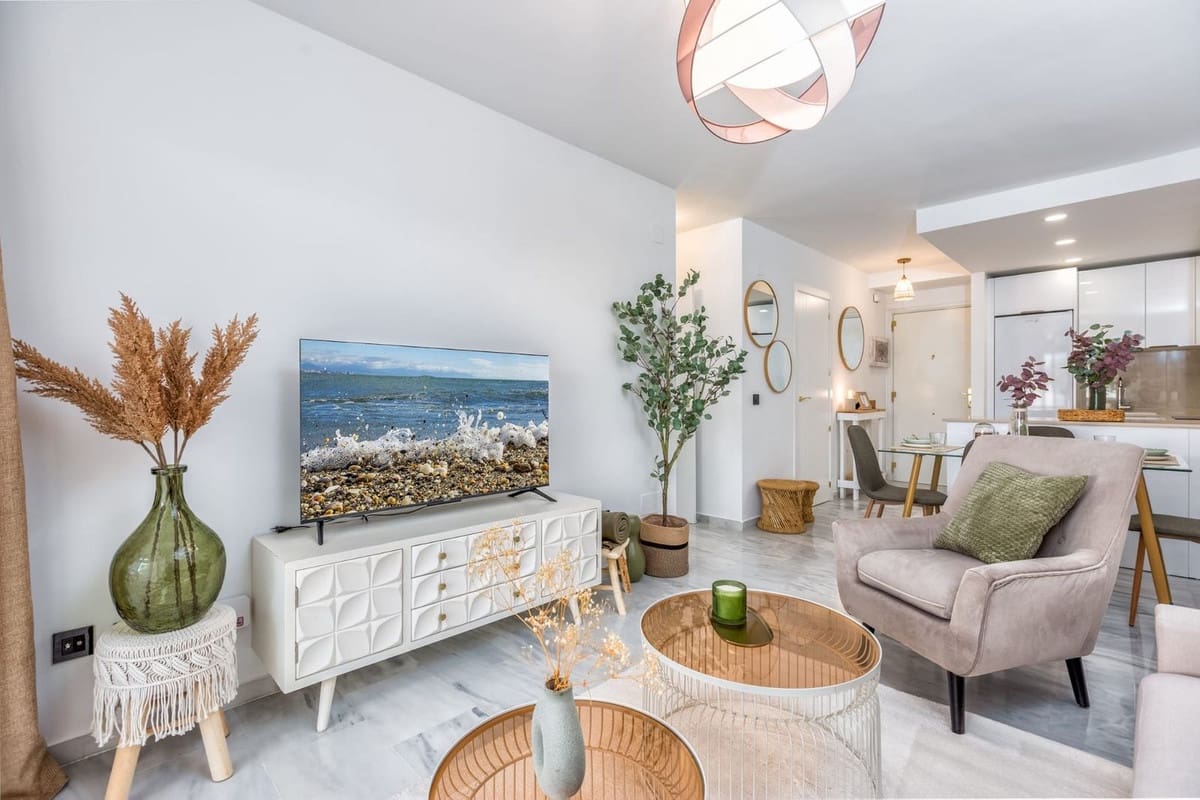 2 slaapkamer Appartement te koop in Riviera del Sol met zwembad garage - € 285.000 (Ref: 9237923)