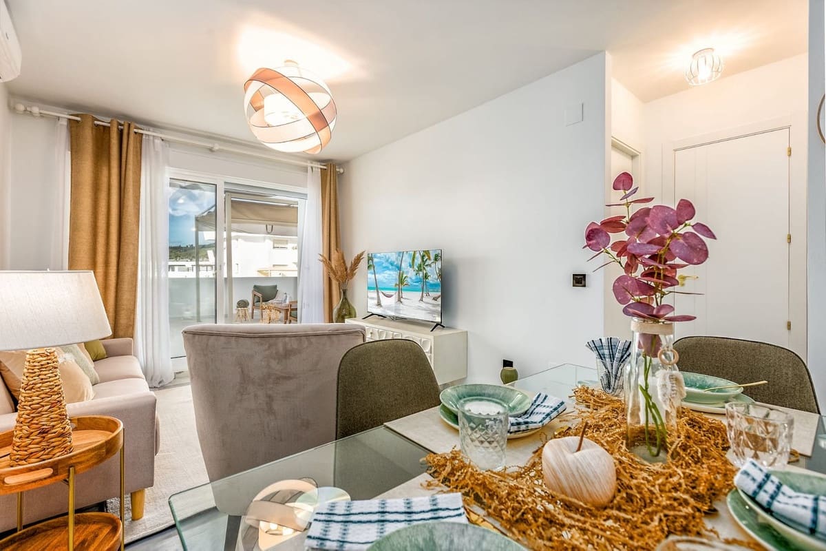 2 slaapkamer Appartement te koop in Riviera del Sol met zwembad garage - € 285.000 (Ref: 9237923)