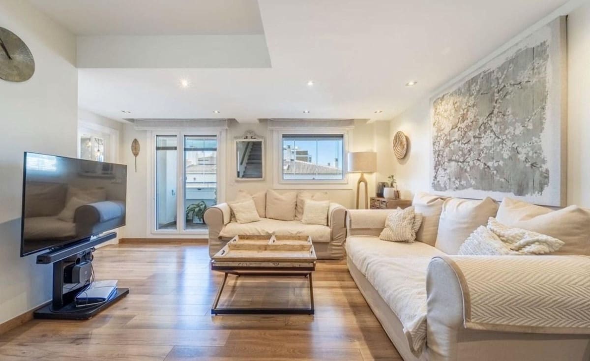 3 sypialnia Penthouse na sprzedaż w Benalmadena Costa z basenem garażem - 774 000 € (Ref: 9283469)