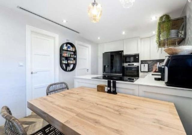 Ático de 3 habitaciones en Benalmadena Costa, Benalmádena en venta con piscina garaje - 774.000 € (Ref: 9283469)