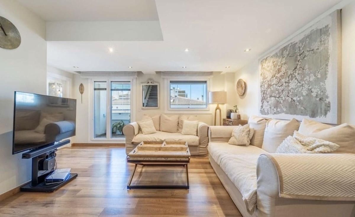 3 sypialnia Penthouse na sprzedaż w Benalmadena Costa z basenem garażem - 774 000 € (Ref: 9283469)