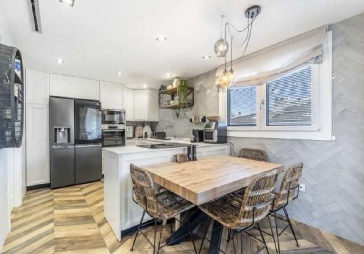 3 sypialnia Penthouse na sprzedaż w Benalmadena Costa z basenem garażem - 774 000 € (Ref: 9283469)