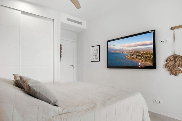 2 bedroom Apartment for sale in Estepona with pool garage - € 495,000 (Ref: 9289868)