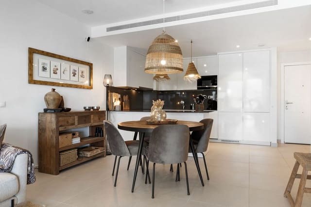 2 bedroom Apartment for sale in Estepona with pool garage - € 495,000 (Ref: 9289868)