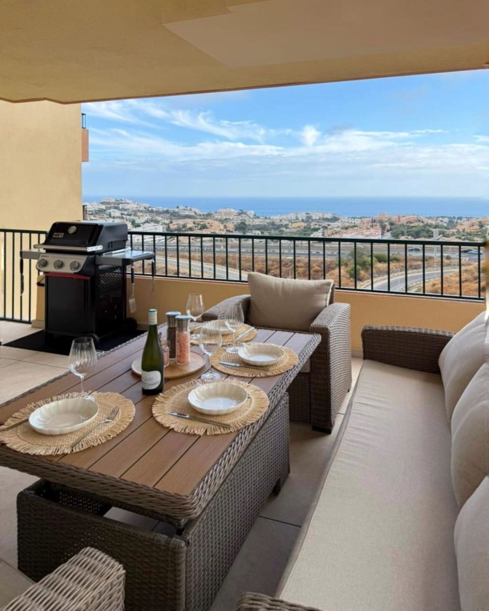 2 bedroom Apartment for sale in Mijas with pool - € 454,000 (Ref: 9306446)