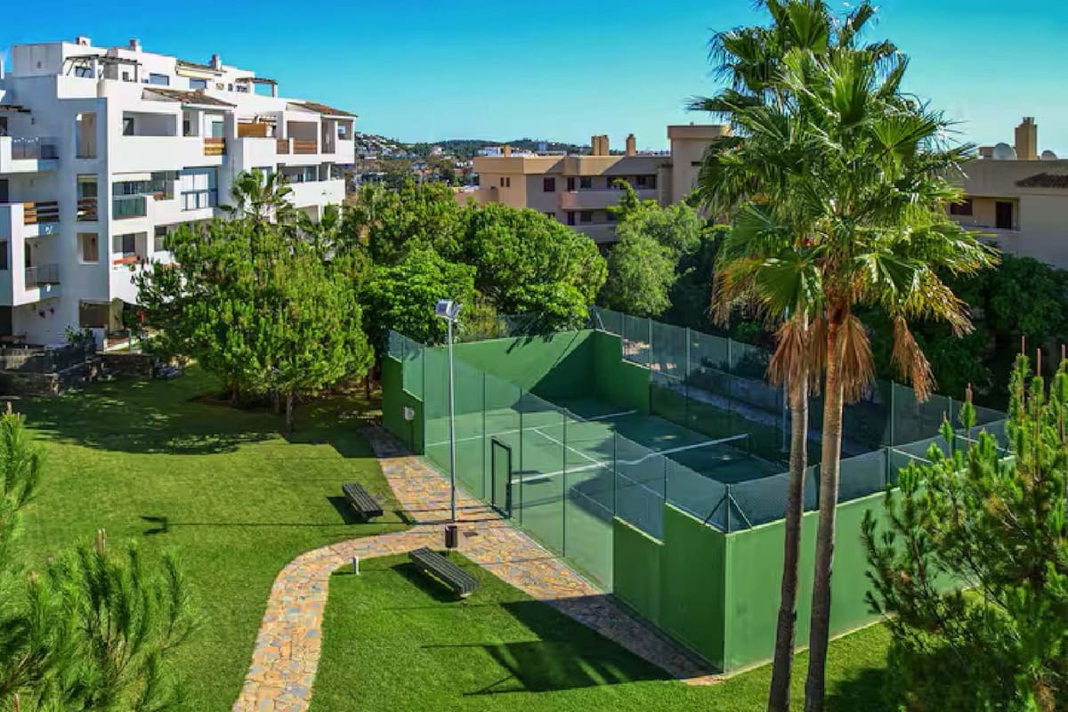 3 bedroom Apartment for sale in La Cala de Mijas with pool garage - € 395,000 (Ref: 9309082)