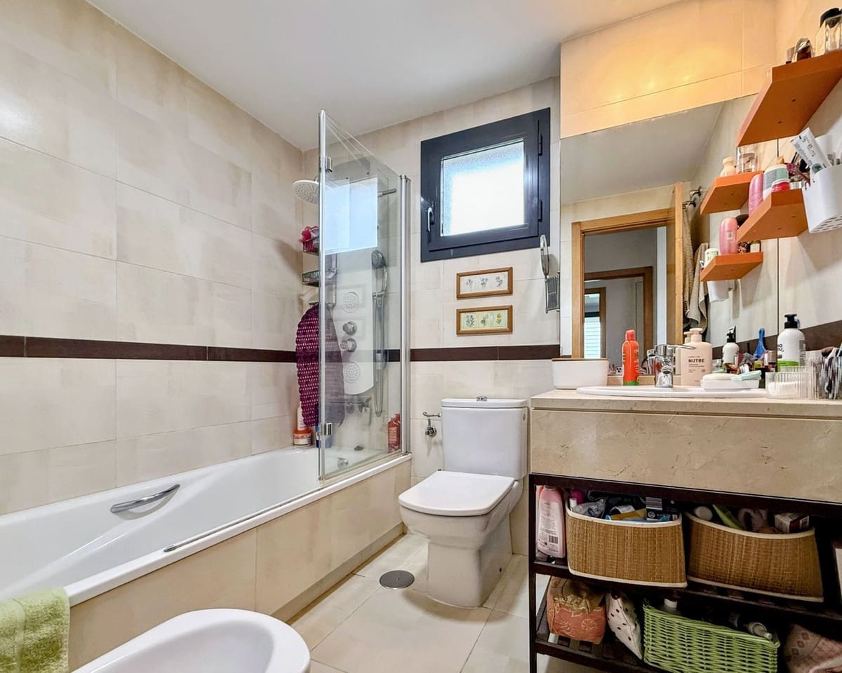 3 bedroom Apartment for sale in La Cala de Mijas with pool garage - € 395,000 (Ref: 9309082)