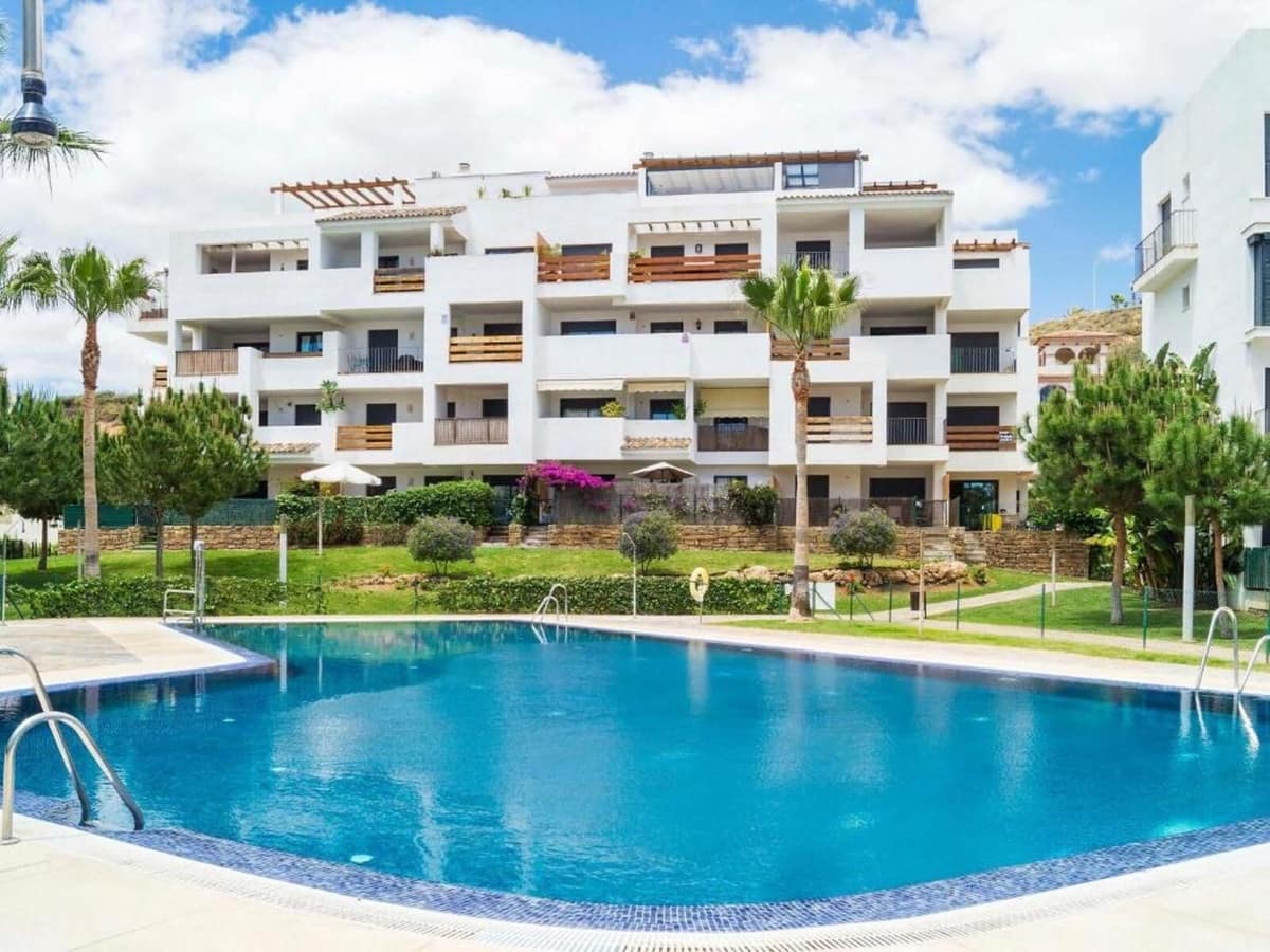 3 bedroom Apartment for sale in La Cala de Mijas with pool garage - € 395,000 (Ref: 9309082)