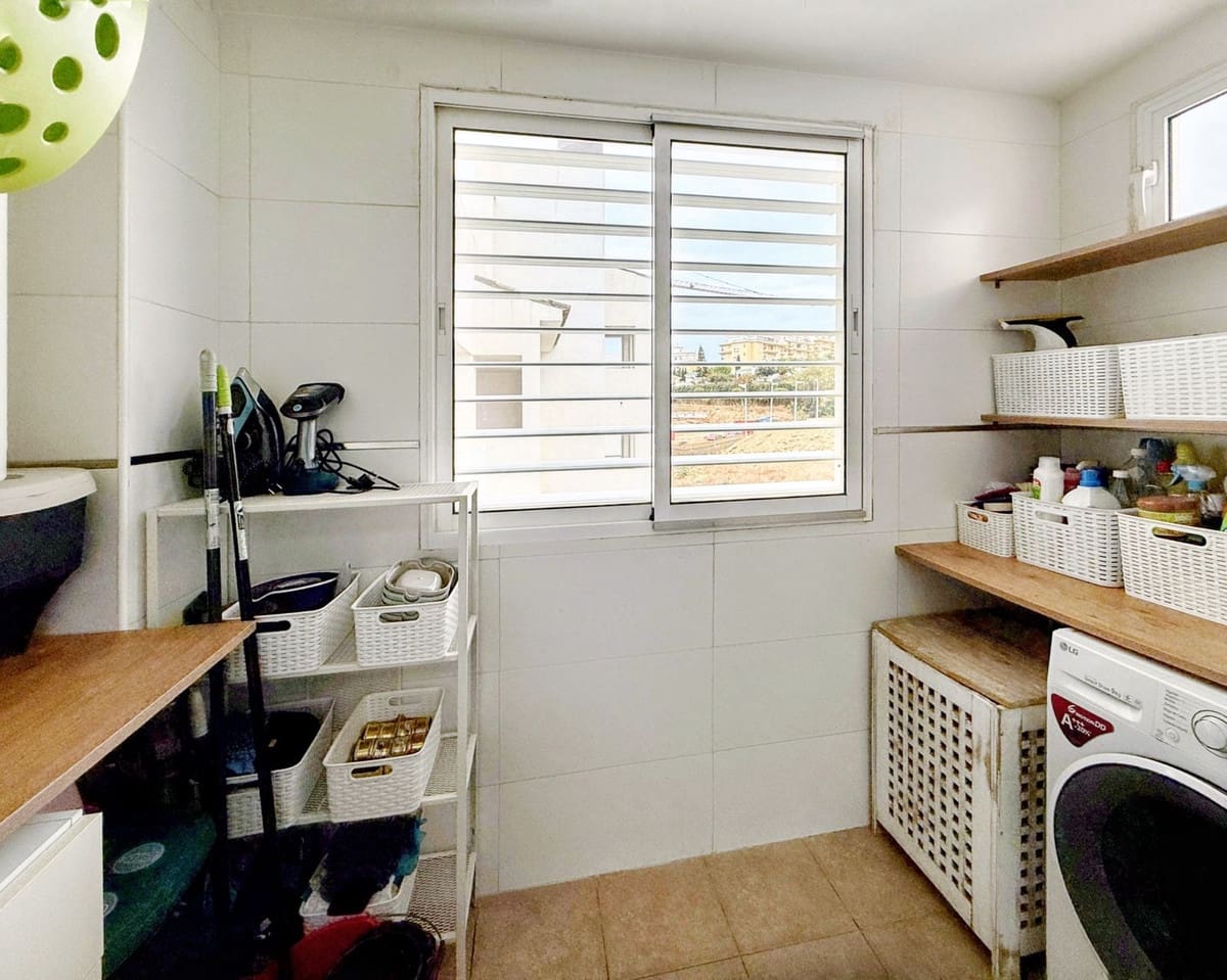 3 bedroom Apartment for sale in La Cala de Mijas with pool garage - € 395,000 (Ref: 9309082)