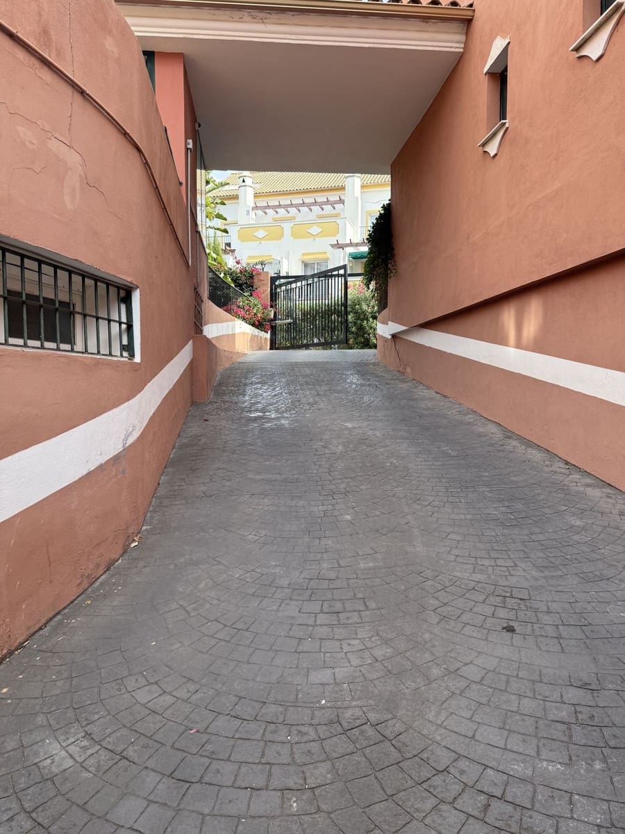 2 soverom Leilighet til salgs i Marbesa med svømmebasseng garasje - € 422 000 (Ref: 9313926)