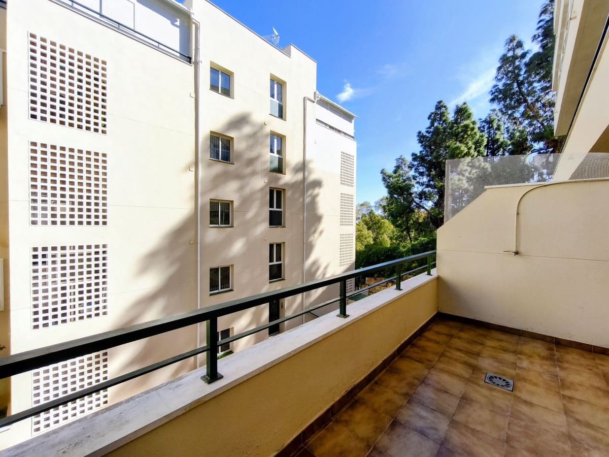 2 Zimmer Apartment zu verkaufen in Calahonda mit Pool Garage - 245.000 € (Ref: 9322352)