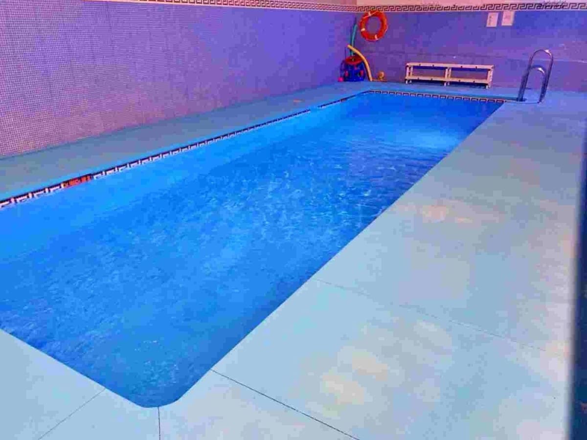2 Zimmer Apartment zu verkaufen in Calahonda mit Pool Garage - 245.000 € (Ref: 9322352)