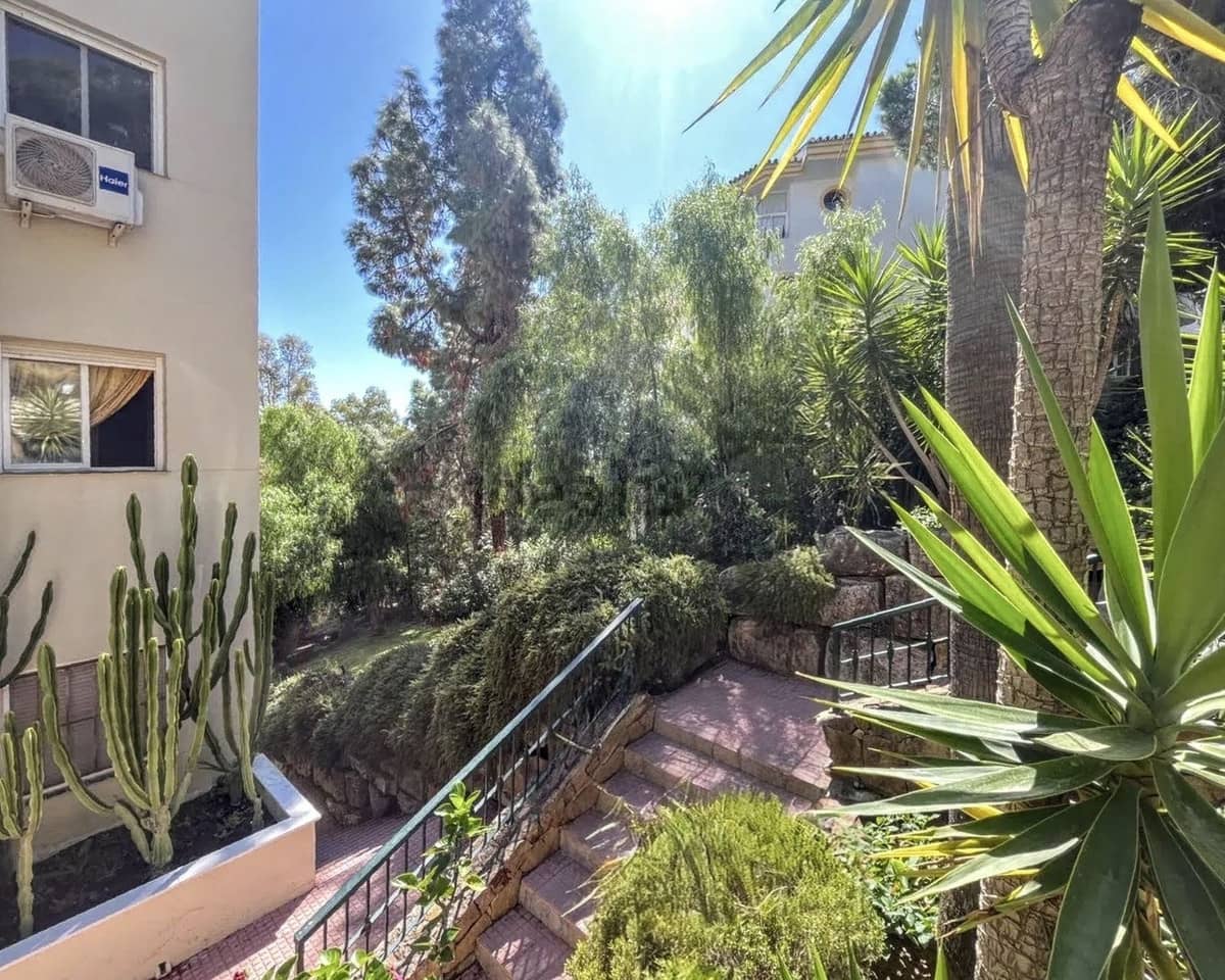2 Zimmer Apartment zu verkaufen in Calahonda mit Pool Garage - 245.000 € (Ref: 9322352)