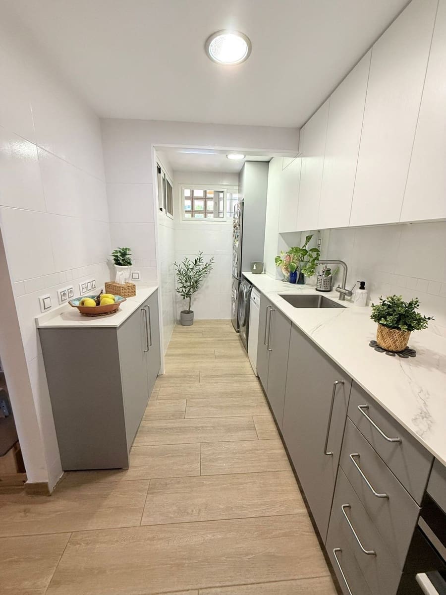 Apartamento de 2 habitaciones en La Cala de Mijas en venta con piscina garaje - 360.000 € (Ref: 9324467)