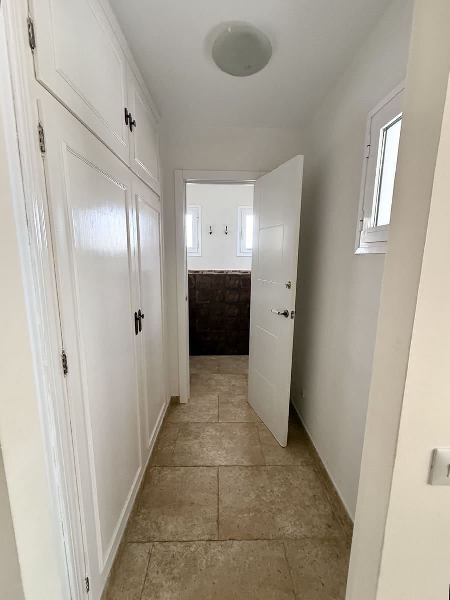 6 soverom Villa til salgs i Fuengirola med svømmebasseng garasje - € 985 000 (Ref: 9325178)