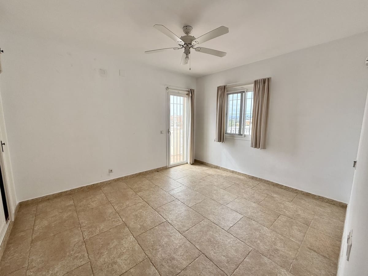 6 soveværelse Villa til salg i Fuengirola med swimmingpool garage - € 985.000 (Ref: 9325178)