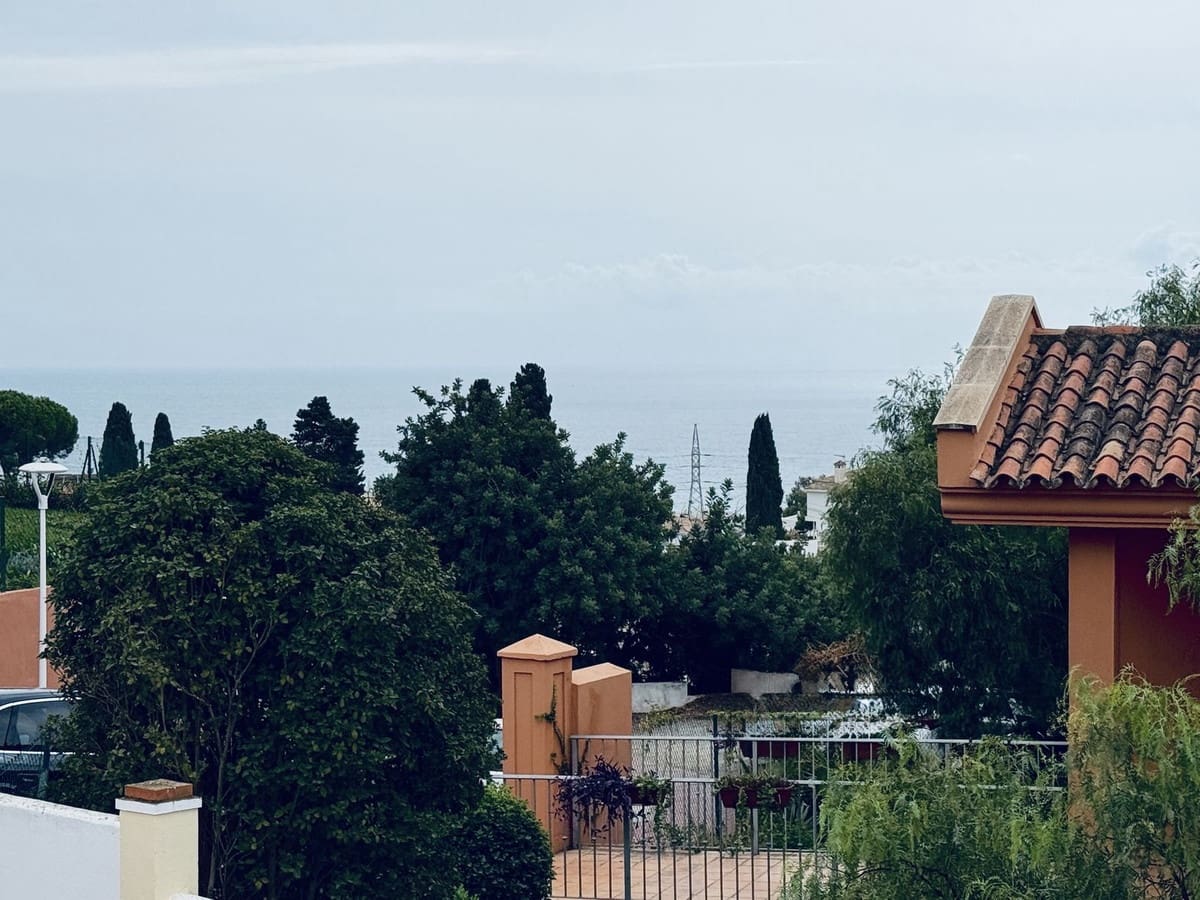 6 soveværelse Villa til salg i Fuengirola med swimmingpool garage - € 985.000 (Ref: 9325178)