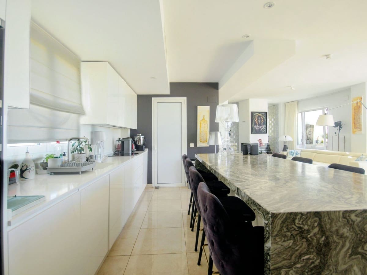 2 chambre Appartement à vendre à Los Monteros avec piscine garage - 980 000 € (Ref: 9326110)