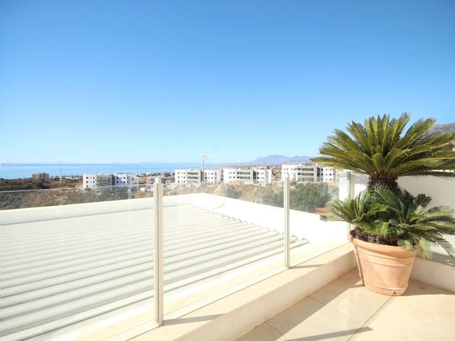 Apartamento de 2 habitaciones en Los Monteros, Marbella en venta con piscina garaje - 890.000 € (Ref: 9326110)