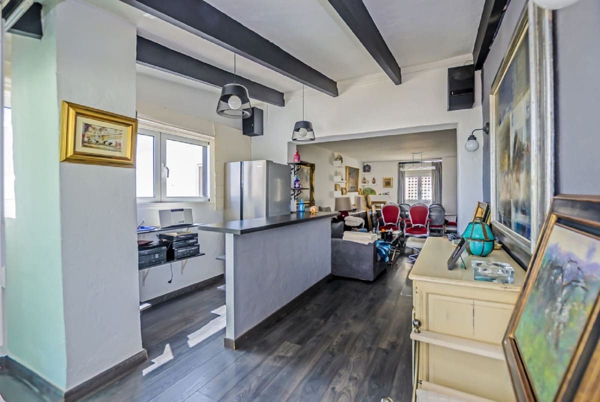 Ático de 3 habitaciones en Puerto Banus en venta con piscina garaje - 1.197.000 € (Ref: 9340214)