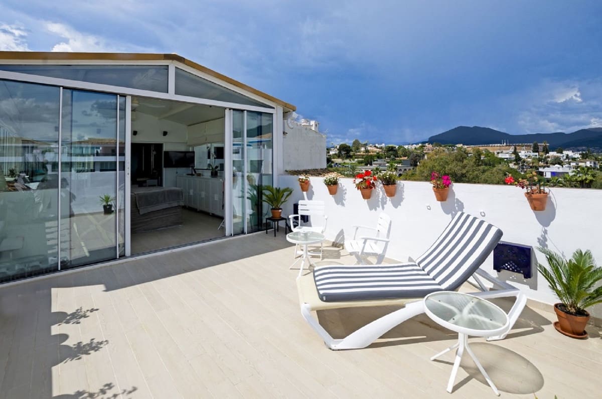 3 Zimmer Penthouse zu verkaufen in Puerto Banus mit Pool Garage - 1.197.000 € (Ref: 9340214)