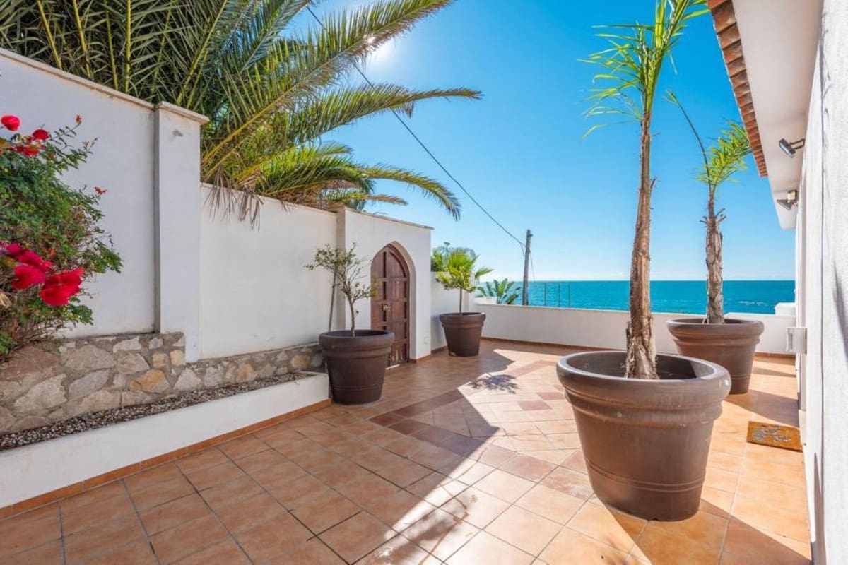6 bedroom Villa for sale in El Chaparral with pool garage - € 1,349,000 (Ref: 9348026)