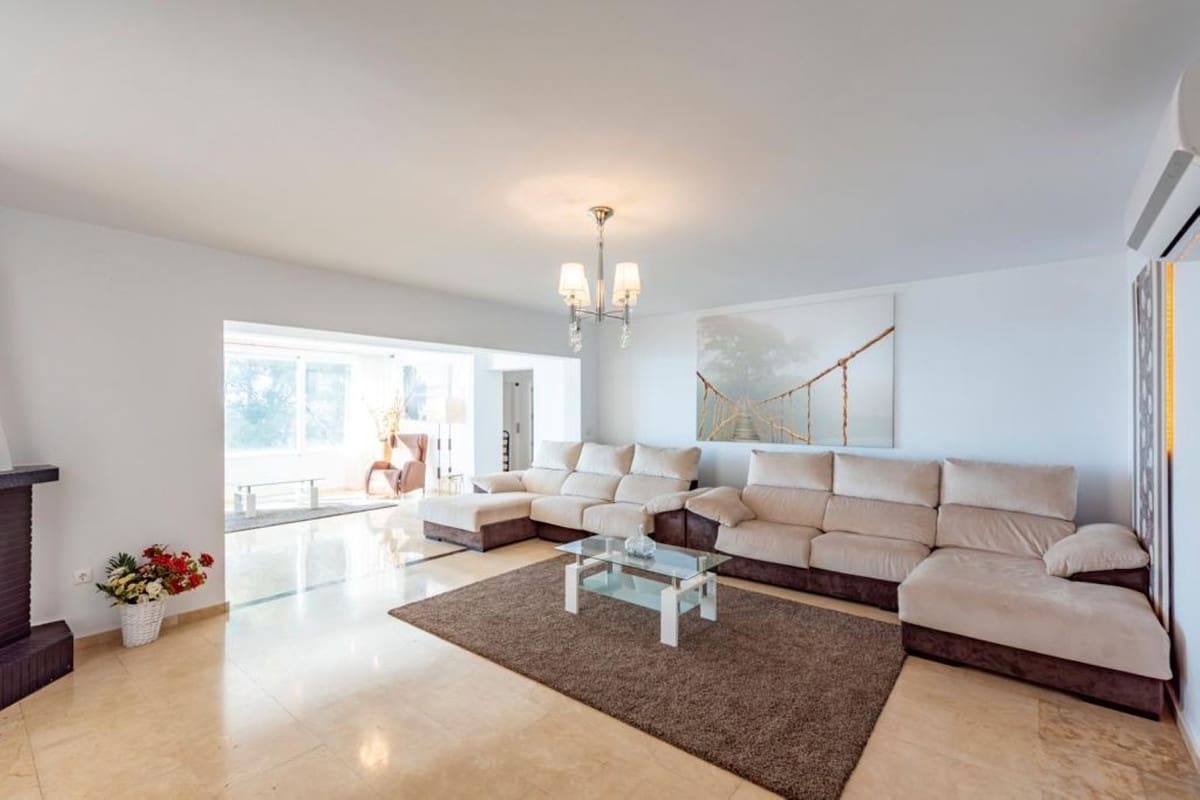 6 bedroom Villa for sale in El Chaparral with pool garage - € 1,349,000 (Ref: 9348026)