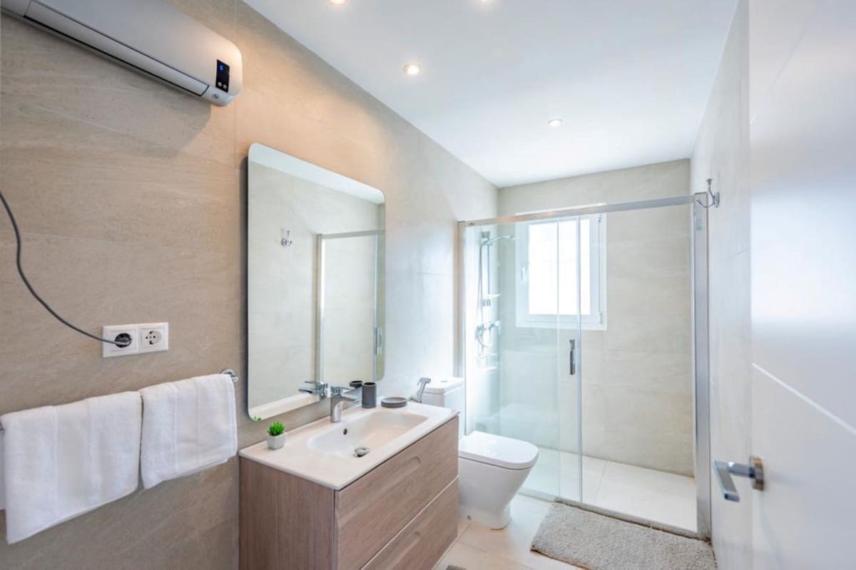 6 bedroom Villa for sale in El Chaparral with pool garage - € 1,349,000 (Ref: 9348026)