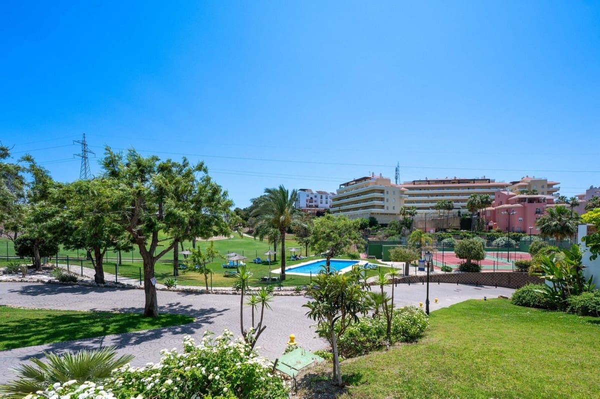 2 chambre Appartement à vendre à Riviera del Sol avec piscine garage - 337 000 € (Ref: 9348482)