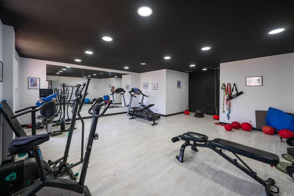 2 chambre Appartement à vendre à Riviera del Sol avec piscine garage - 337 000 € (Ref: 9348482)