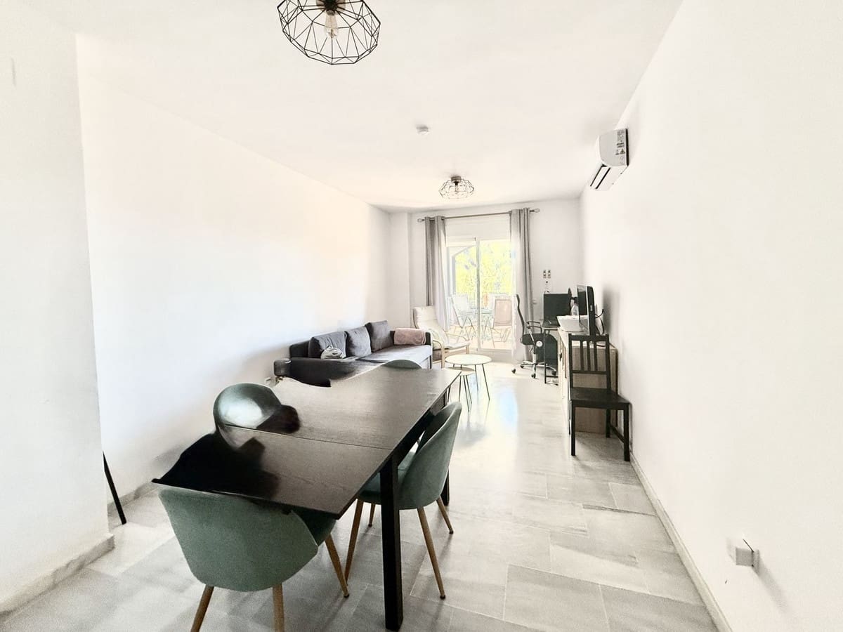 2 Zimmer Apartment zu verkaufen in Riviera del Sol mit Pool Garage - 337.000 € (Ref: 9348482)