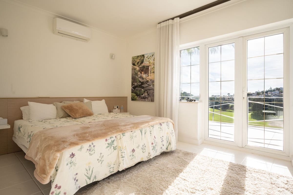 5 Zimmer Villa zu verkaufen in Riviera del Sol mit Pool Garage - 1.700.000 € (Ref: 9386929)