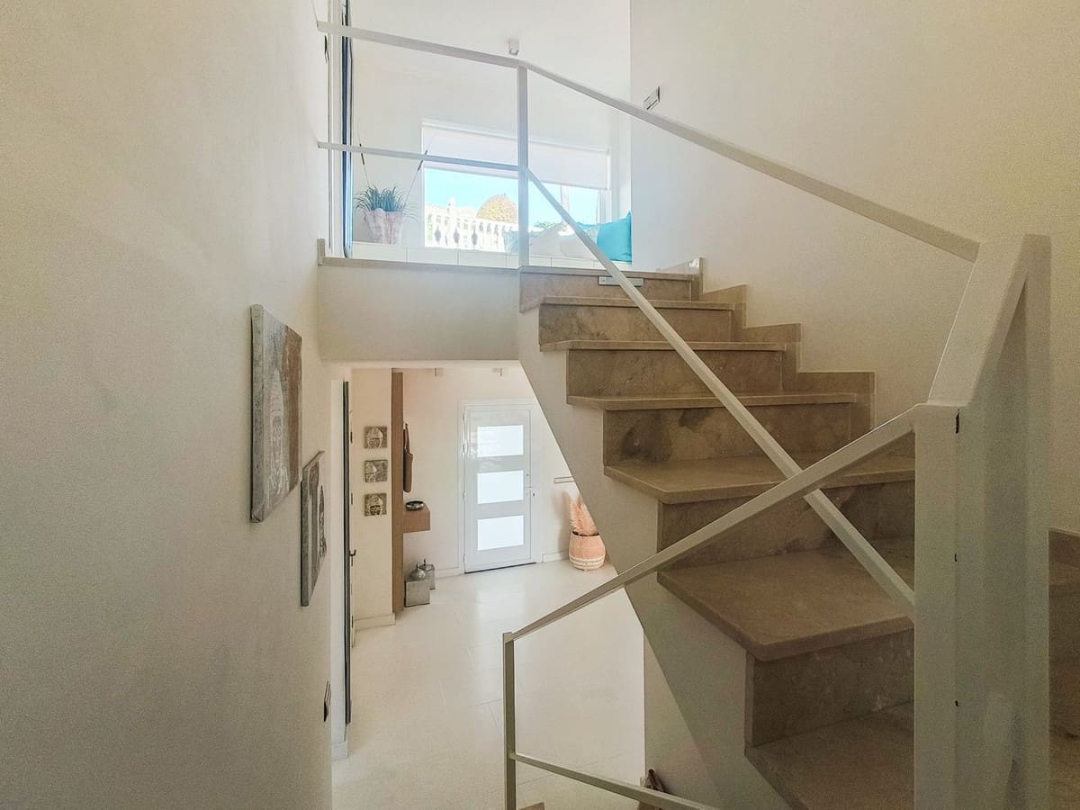 5 Zimmer Villa zu verkaufen in Riviera del Sol mit Pool Garage - 1.700.000 € (Ref: 9386929)