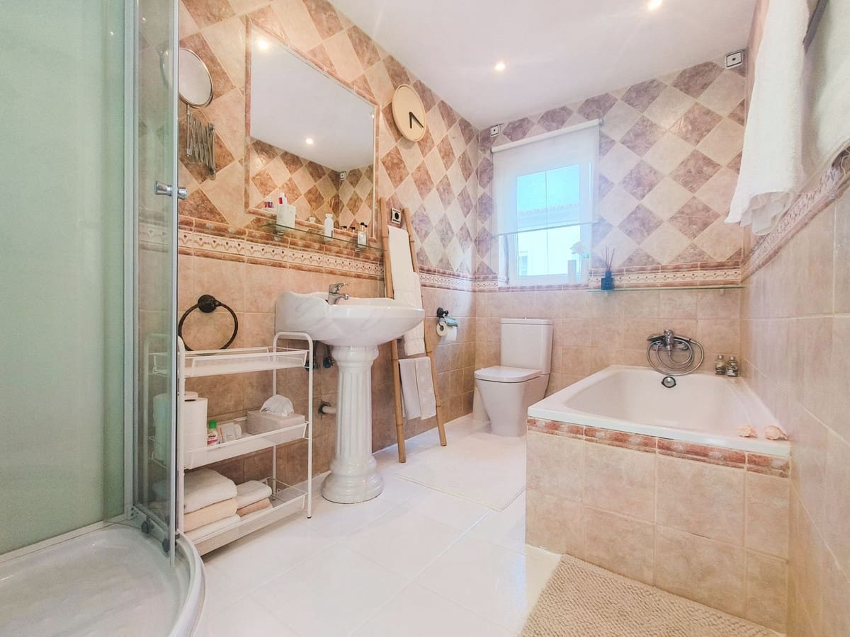 5 Zimmer Villa zu verkaufen in Riviera del Sol mit Pool Garage - 1.700.000 € (Ref: 9386929)