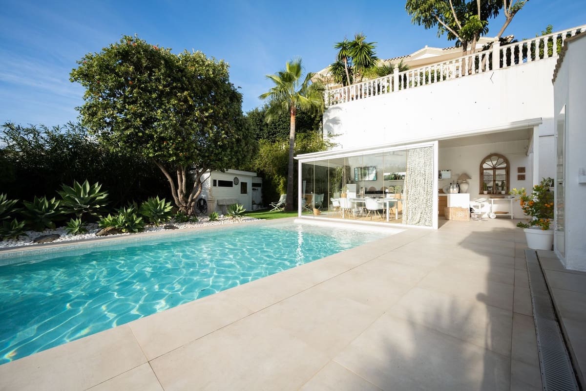 5 Zimmer Villa zu verkaufen in Riviera del Sol mit Pool Garage - 1.700.000 € (Ref: 9386929)