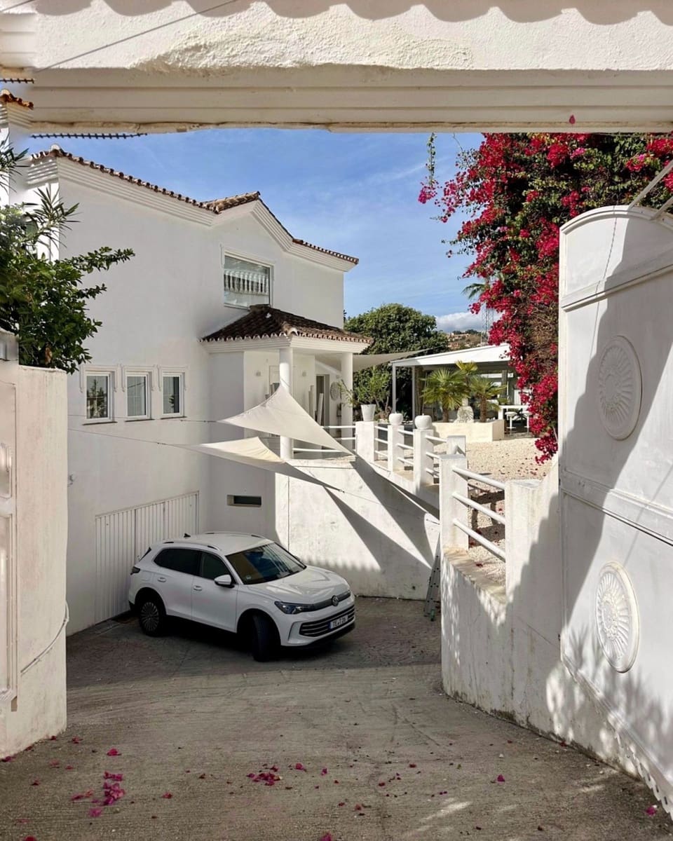 5 bedroom Villa for sale in Riviera del Sol with pool garage - € 1,700,000 (Ref: 9386929)