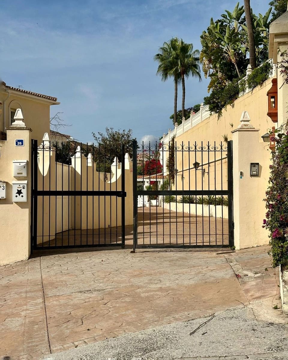 5 bedroom Villa for sale in Riviera del Sol with pool garage - € 1,700,000 (Ref: 9386929)