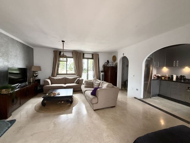 2 bedroom Penthouse for sale in Mijas Costa, Mijas with pool garage - € 445,000 (Ref: 9391213)