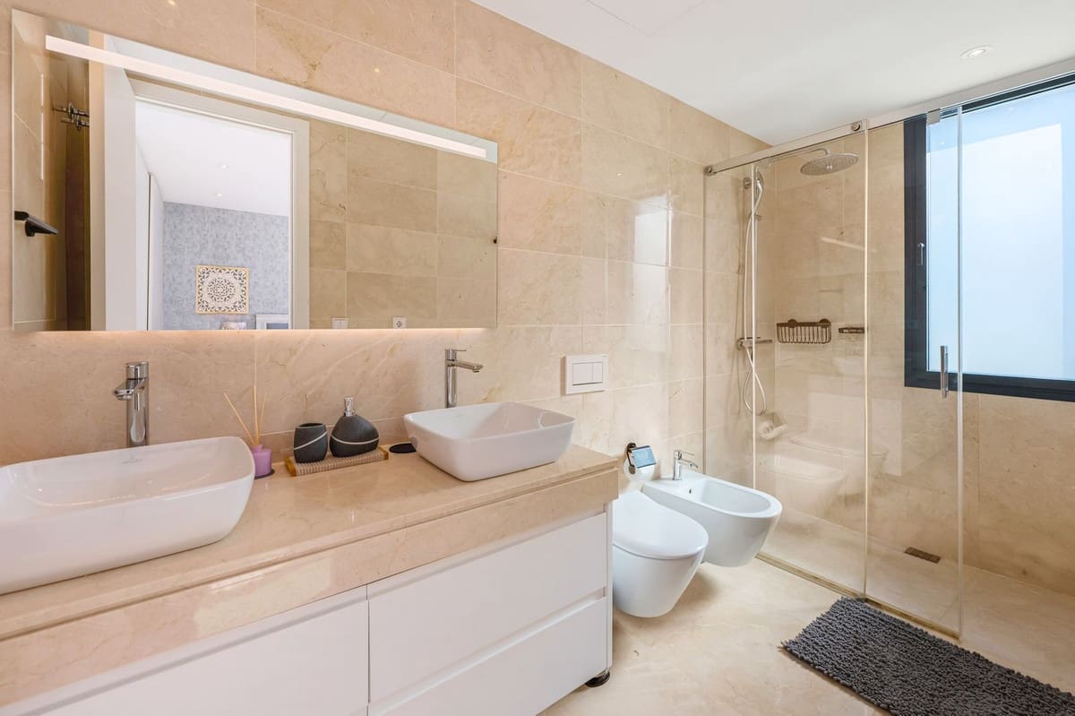 4 quarto Casa em Banda para venda em La Cala de Mijas com piscina - 1 199 000 € (Ref: 9392074)