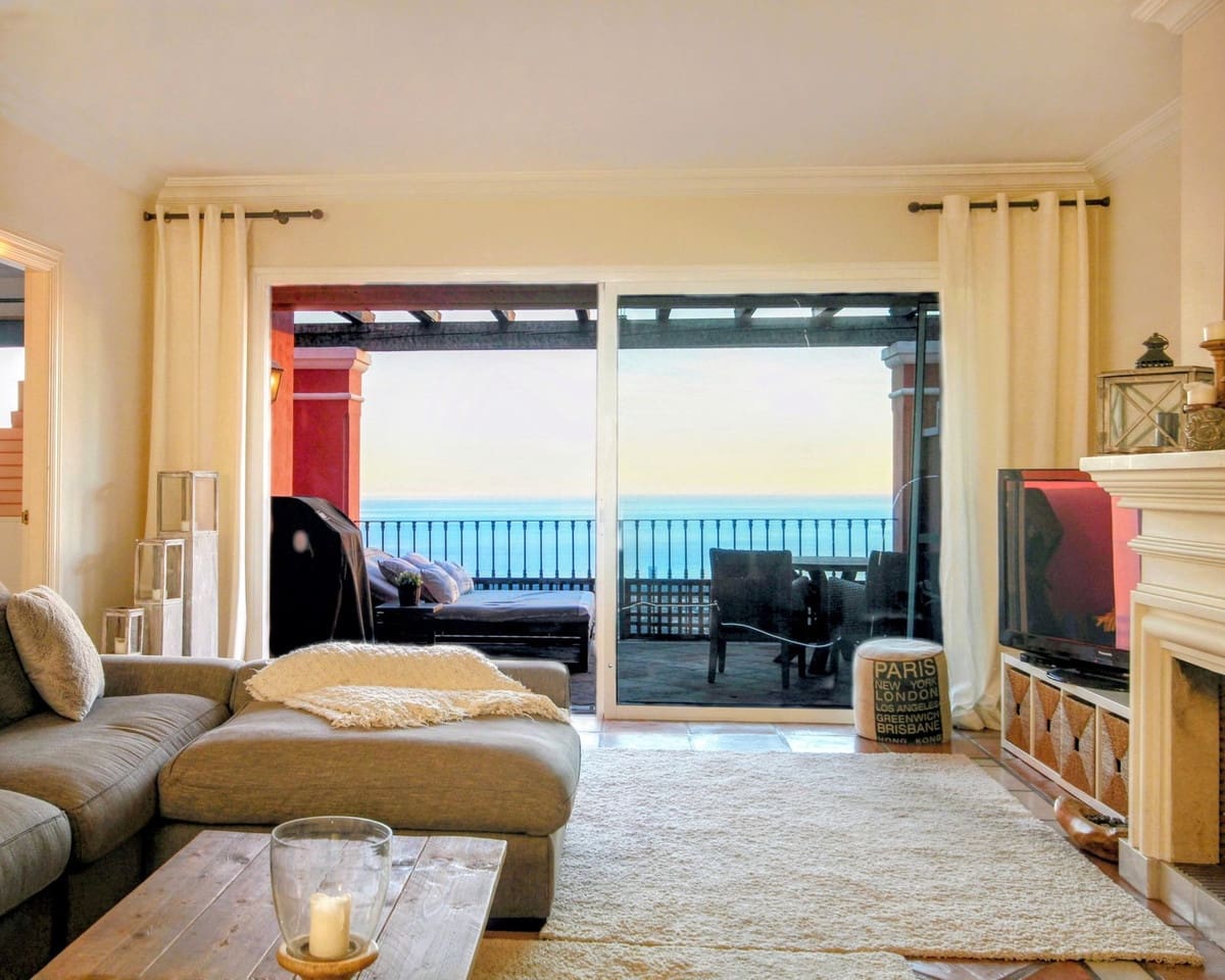 2 quarto Penthouse para venda em Elviria com piscina garagem - 540 000 € (Ref: 9393798)