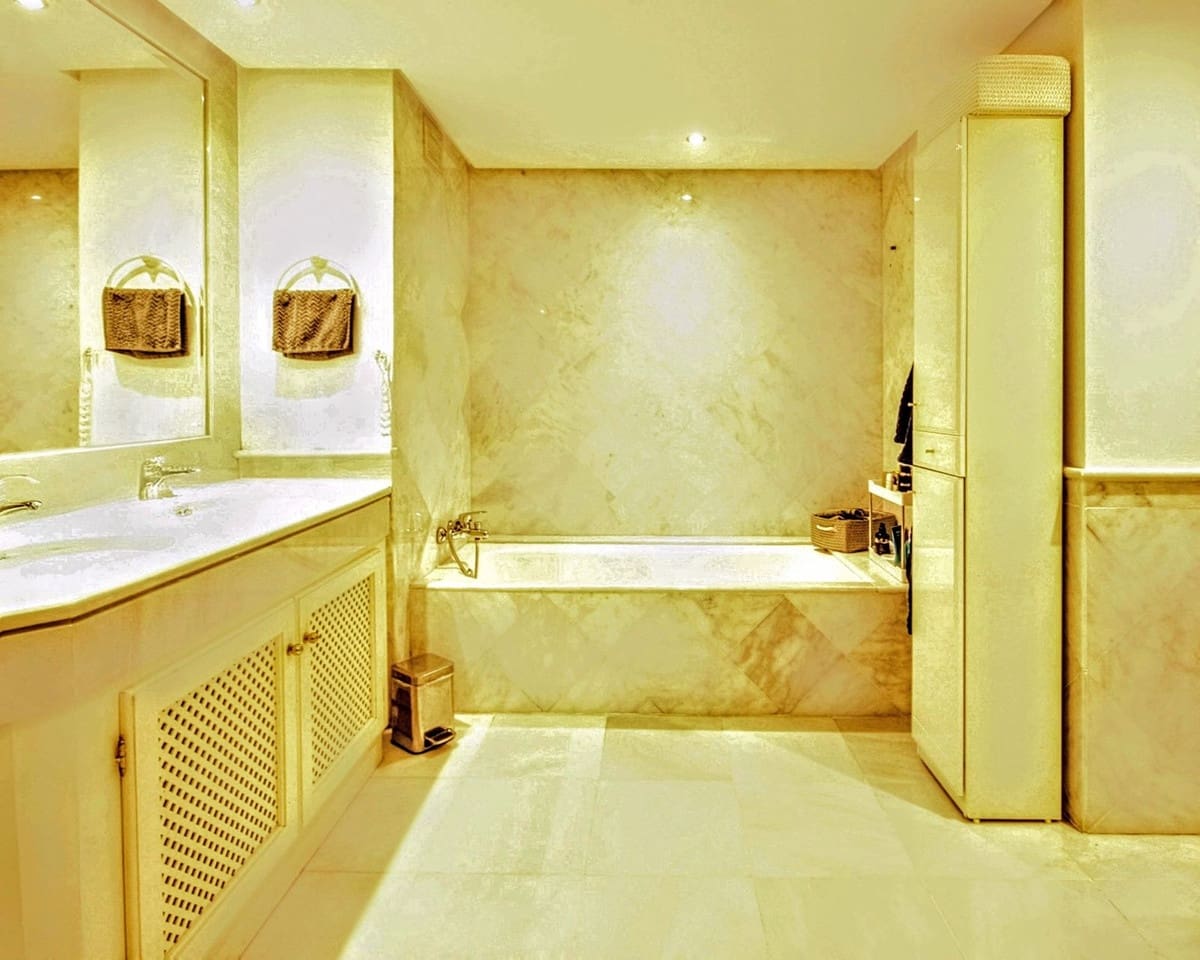 2 quarto Penthouse para venda em Elviria com piscina garagem - 540 000 € (Ref: 9393798)