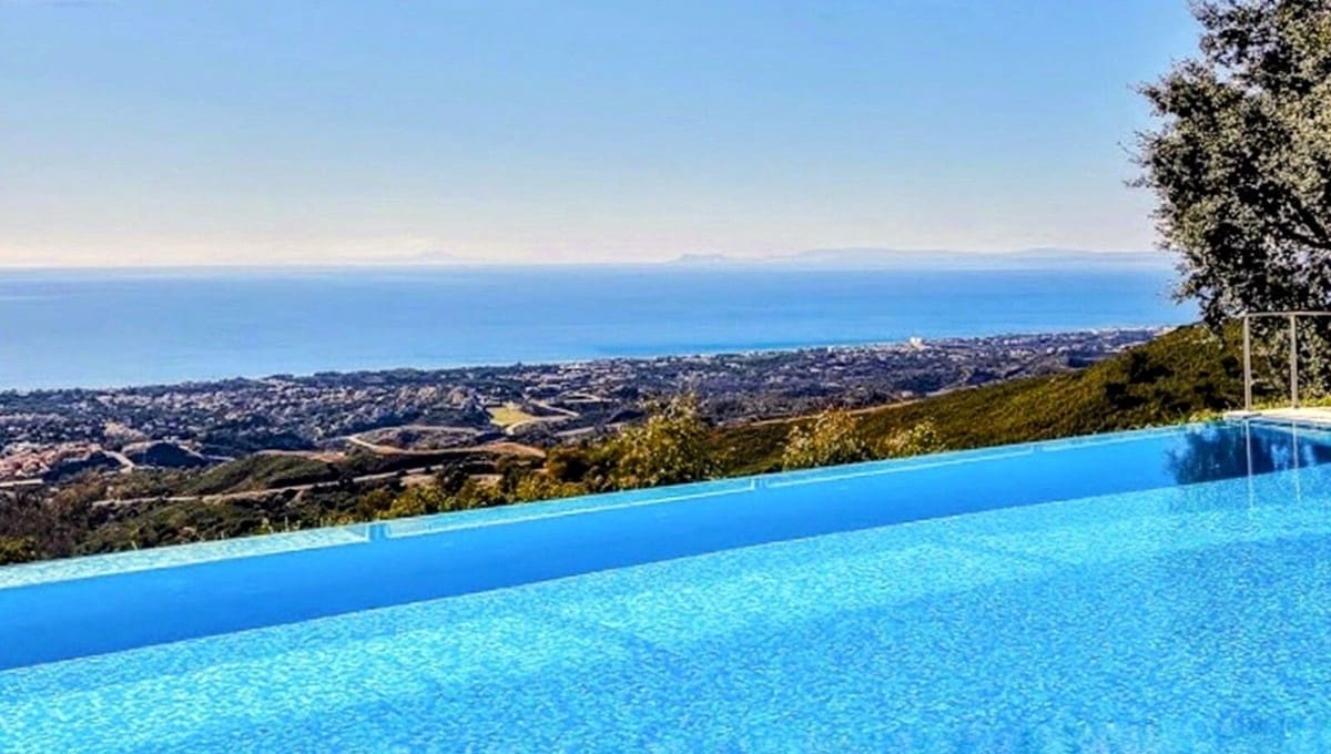 2 quarto Penthouse para venda em Elviria com piscina garagem - 540 000 € (Ref: 9393798)