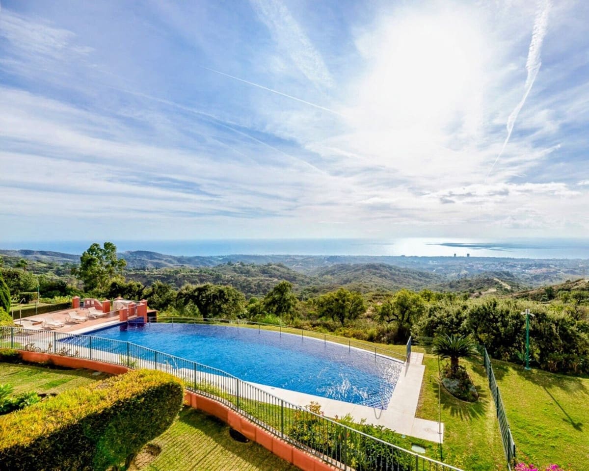 2 quarto Penthouse para venda em Elviria com piscina garagem - 540 000 € (Ref: 9393798)