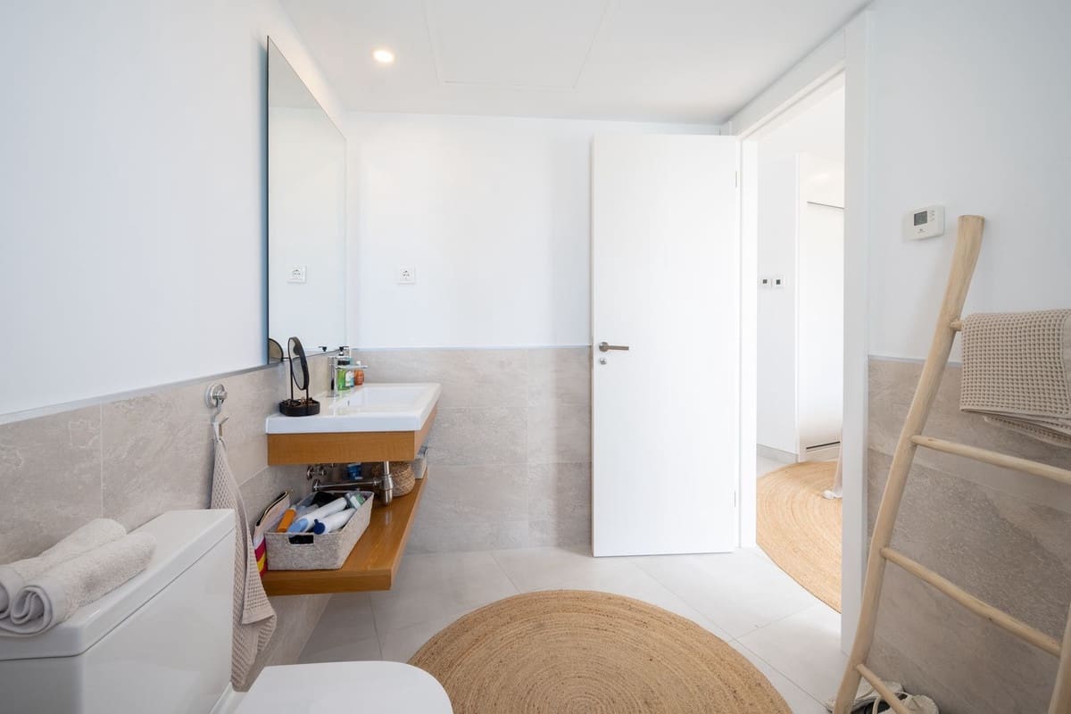 3 soveværelse Lejlighed til salg i Los Monteros med swimmingpool garage - € 760.000 (Ref: 9399843)