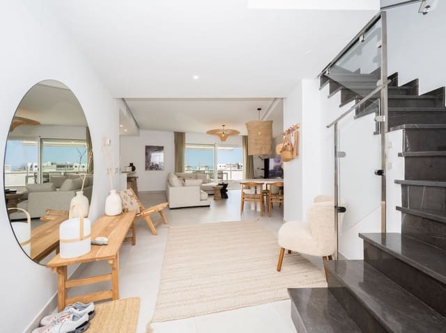 3 soveværelse Lejlighed til salg i Los Monteros, Marbella med swimmingpool garage - € 760.000 (Ref: 9399843)