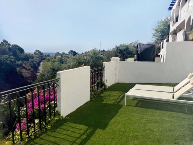 2 slaapkamer Appartement te koop in Los Monteros, Marbella met zwembad garage - € 385.000 (Ref: 9406966)