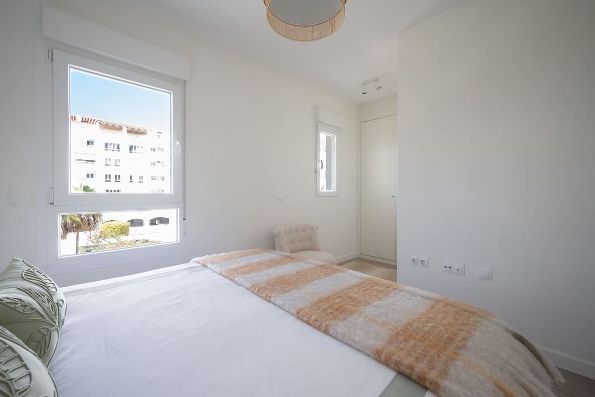 3 Zimmer Apartment zu verkaufen in Nueva Andalucia mit Pool Garage - 469.000 € (Ref: 9421756)
