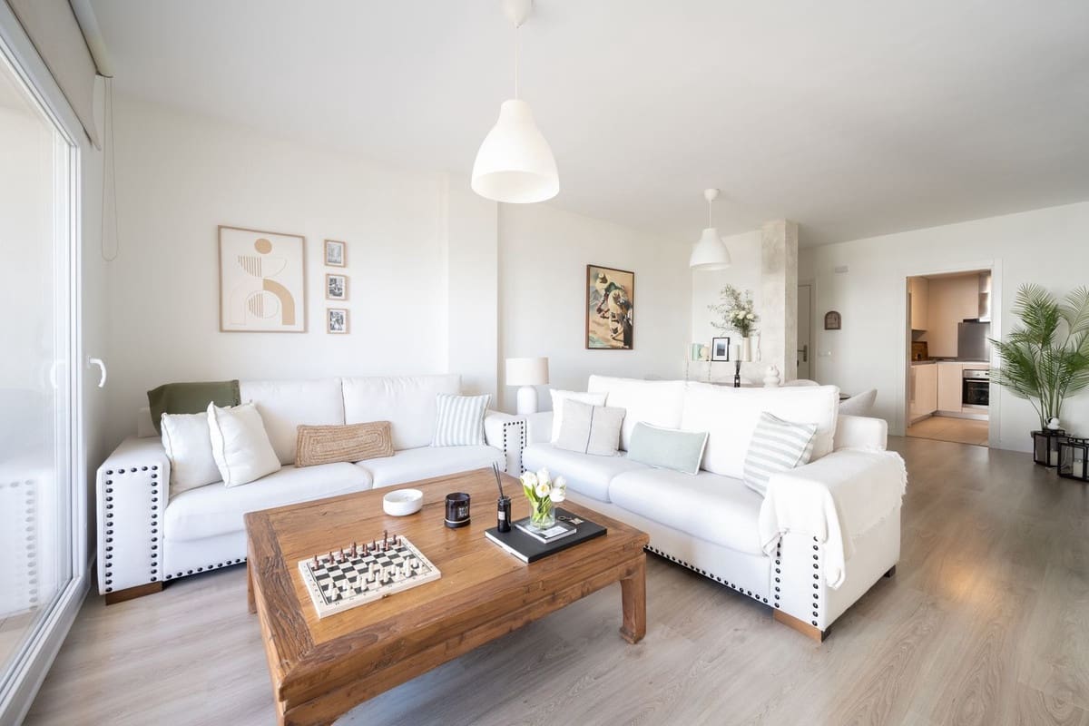 3 Zimmer Apartment zu verkaufen in Nueva Andalucia mit Pool Garage - 469.000 € (Ref: 9421756)