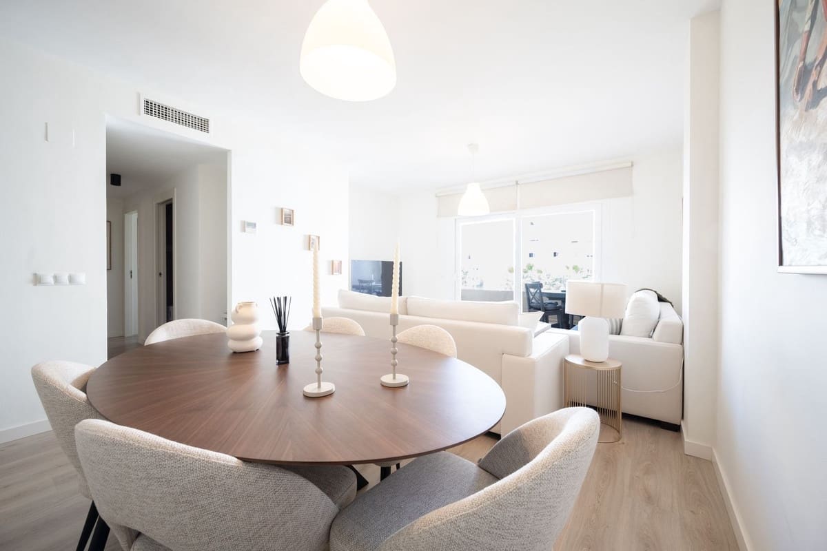 3 Zimmer Apartment zu verkaufen in Nueva Andalucia mit Pool Garage - 469.000 € (Ref: 9421756)