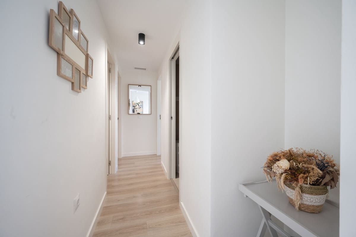 3 Zimmer Apartment zu verkaufen in Nueva Andalucia mit Pool Garage - 469.000 € (Ref: 9421756)